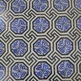 ...l� dove � conservata una preziosa pavimentazione in maiolica di Capodimonte